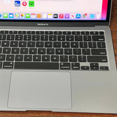MacBook Air M1 2020 8GB RAM 256GB SSD Renovado – Condición Buena